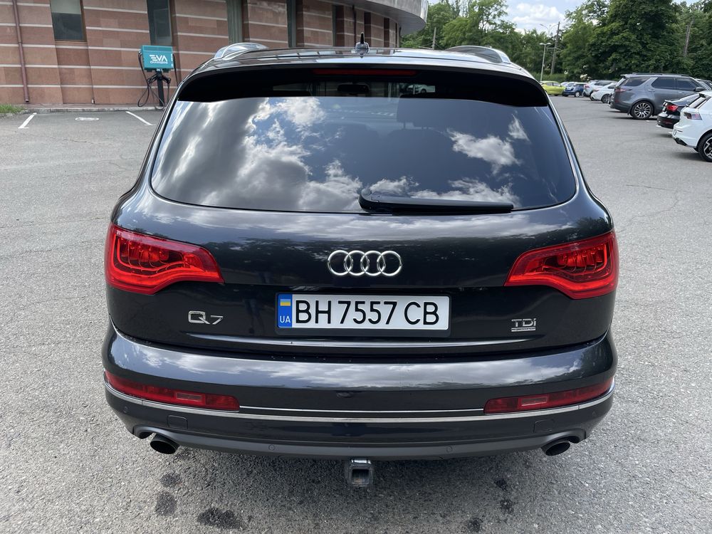 Audi Q7 3.0 TDI Sline Premium Plus в очень хорошем состоянии