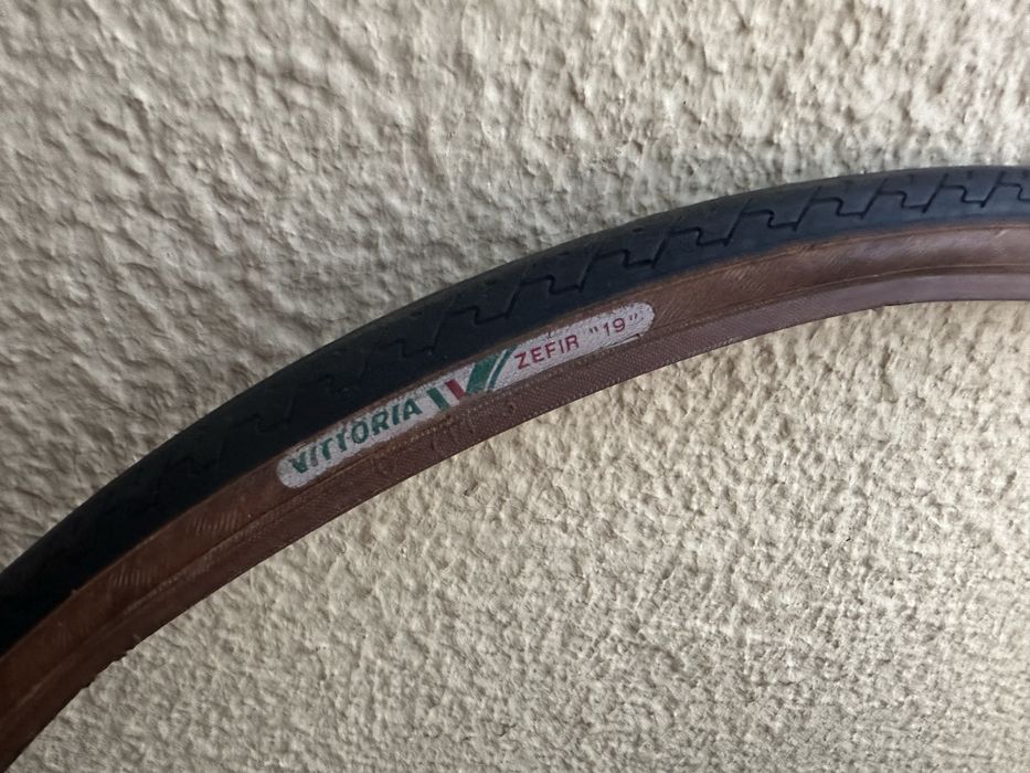 Par de pneus vintage (90's) vittoria zefir 19'
