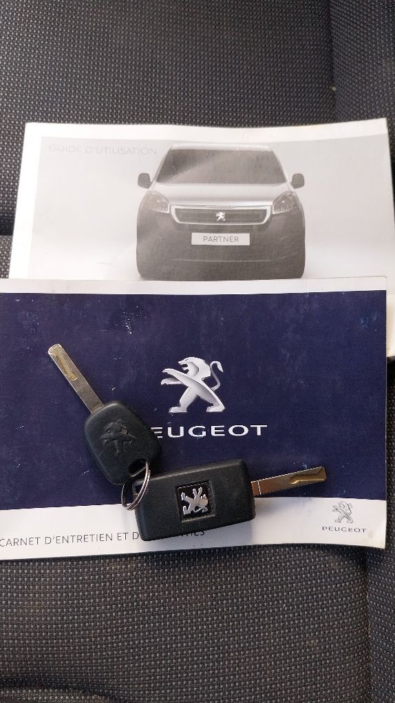 Peugeot Partener 1.6 HDI Longa (caixa de 6 velocidades)