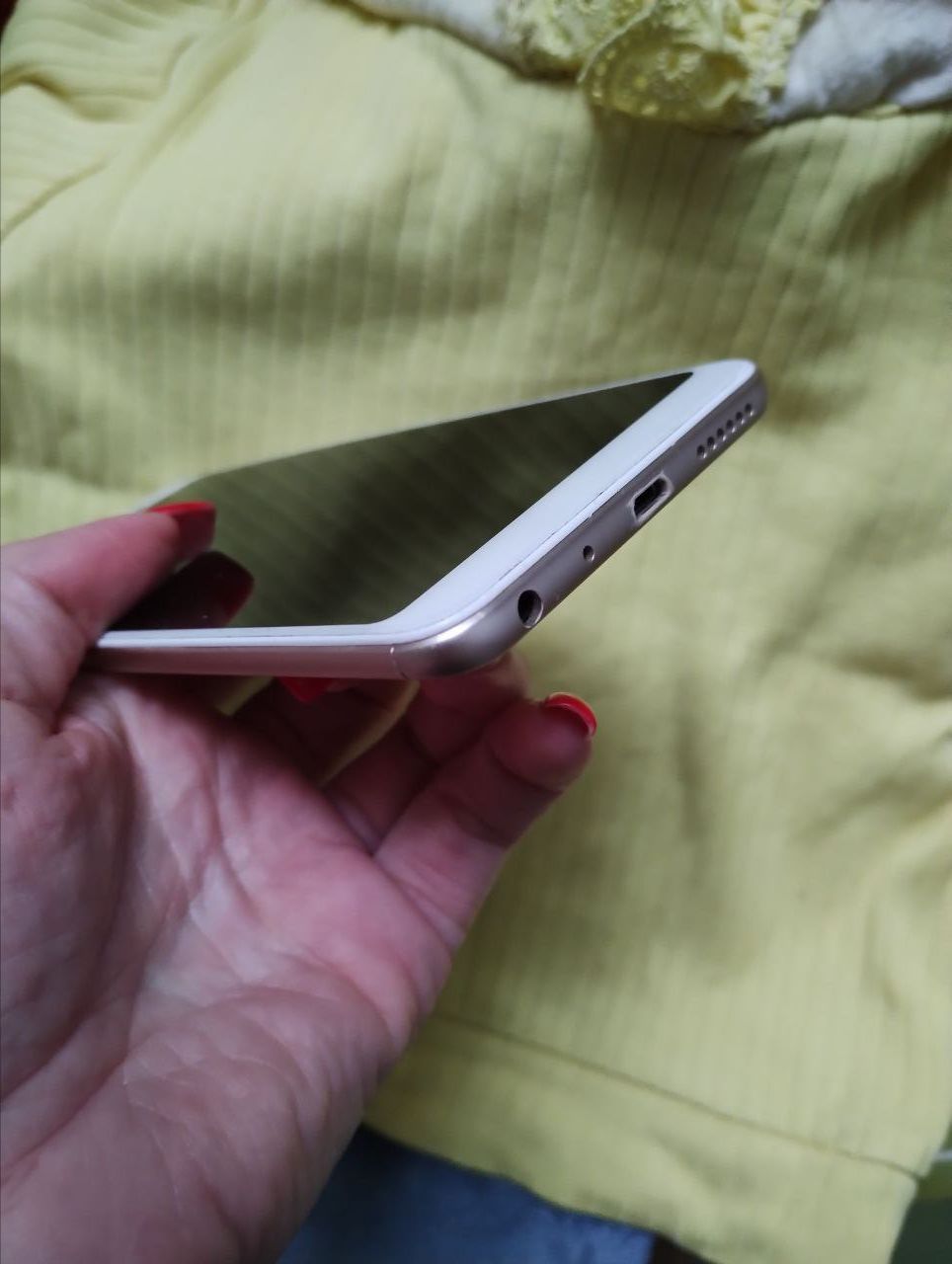 Телефон смартфон пам'ять 4/64 Xiaomi Redmi Note 5