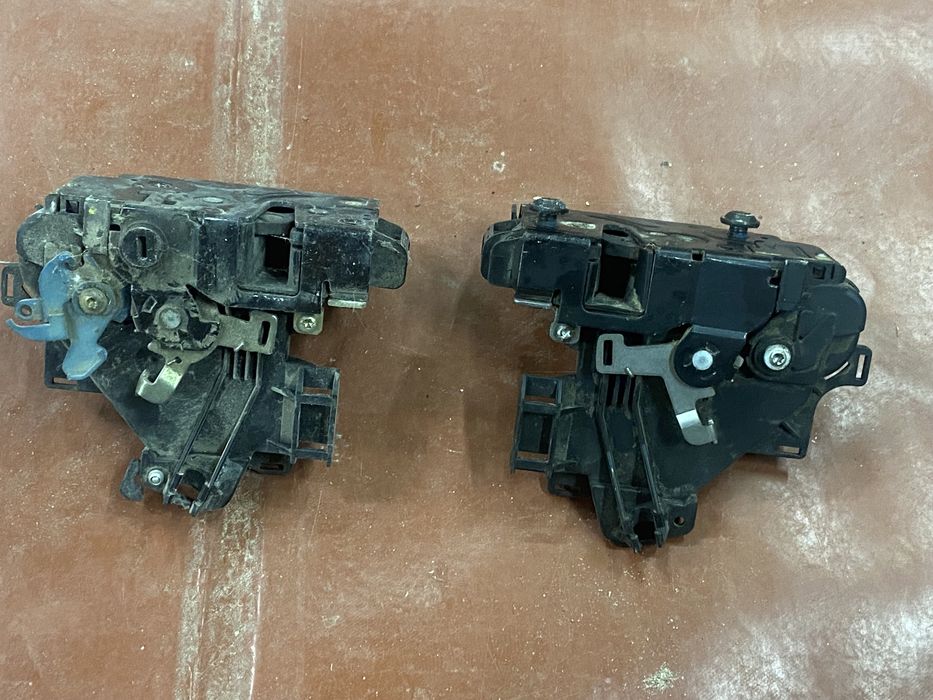 Замок двери правый левый VW Seat Audi Skoda