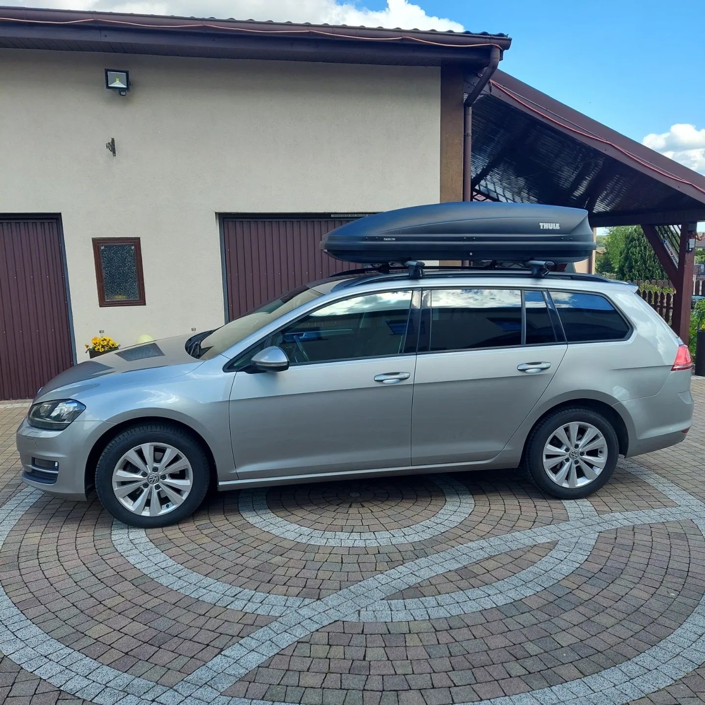 Wynajem box  bagażnik dachowy Thule Kamei Mont Blanc Taurus wypożyczal