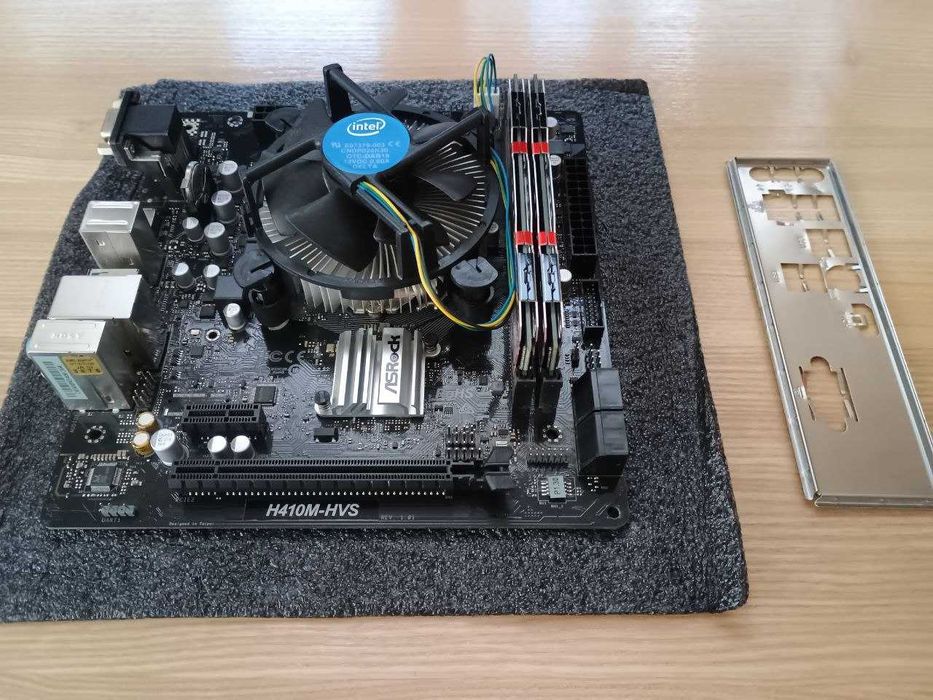 Комплект ASRock H410M-HVS /Intel Core i3-10100/DDR4-2666/SSD