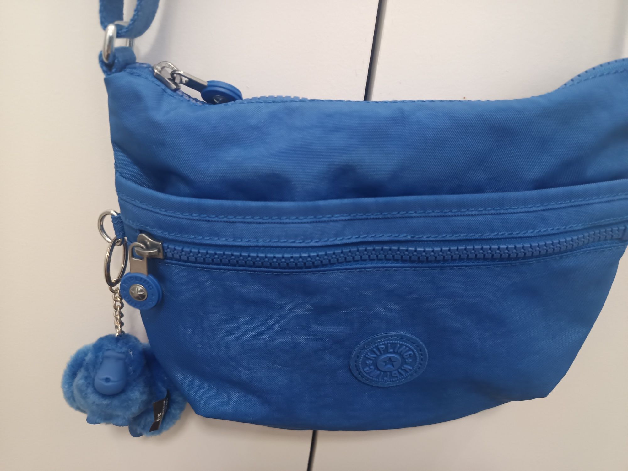 Mala de senhora azul