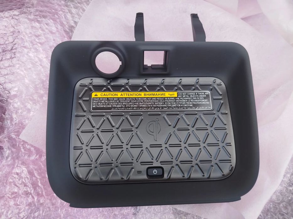 Toyota RAV4 V Nówka sztuka ładowarka indukcyjna Nowa oryginał