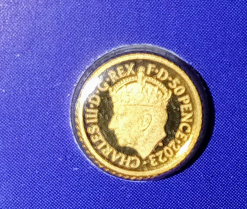 Moeda comemorativa Coroação Rei Carlos III - UK , ouro