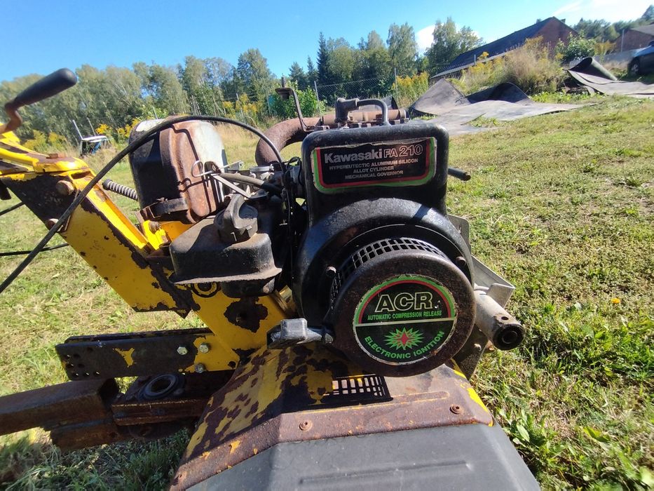 Dzik kawasaki 250 traktorek wsteczny zestaw przyczepka zamiatarka pług