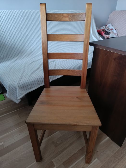 3 krzesła drewniane