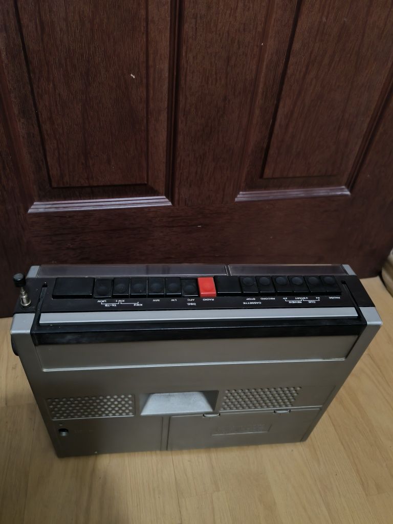Retro vintage radiomagnetofon ITT Schaub-Lorenz Touring Cassette 108 A