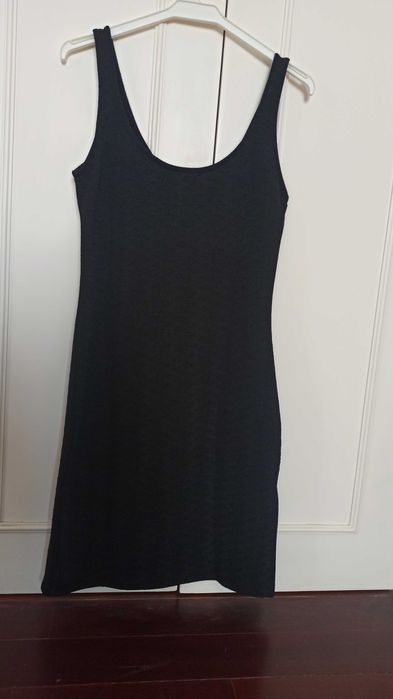 Vários Vestidos femininos como novos