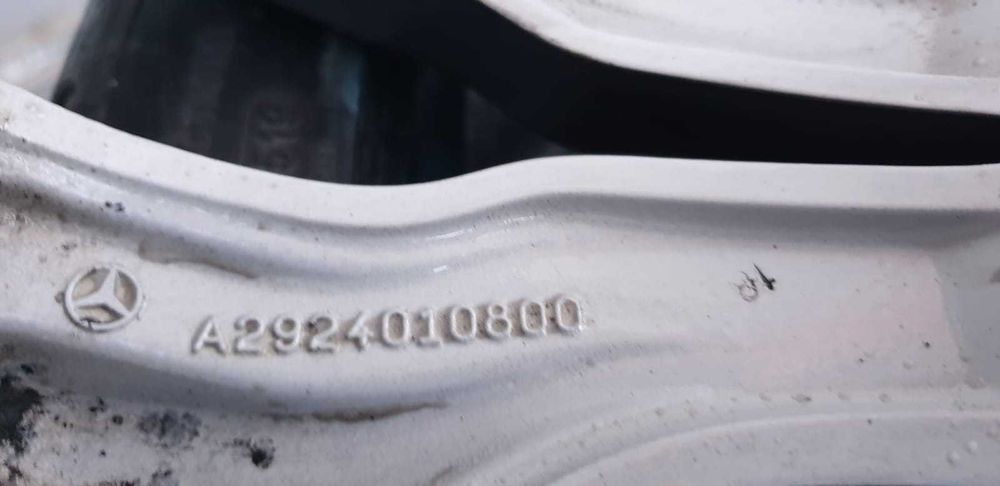 Комплект Оригінал Mercedes GLE Coupe 275/50 R20