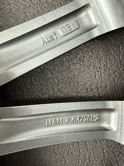 Sprzedam felgi mam R20