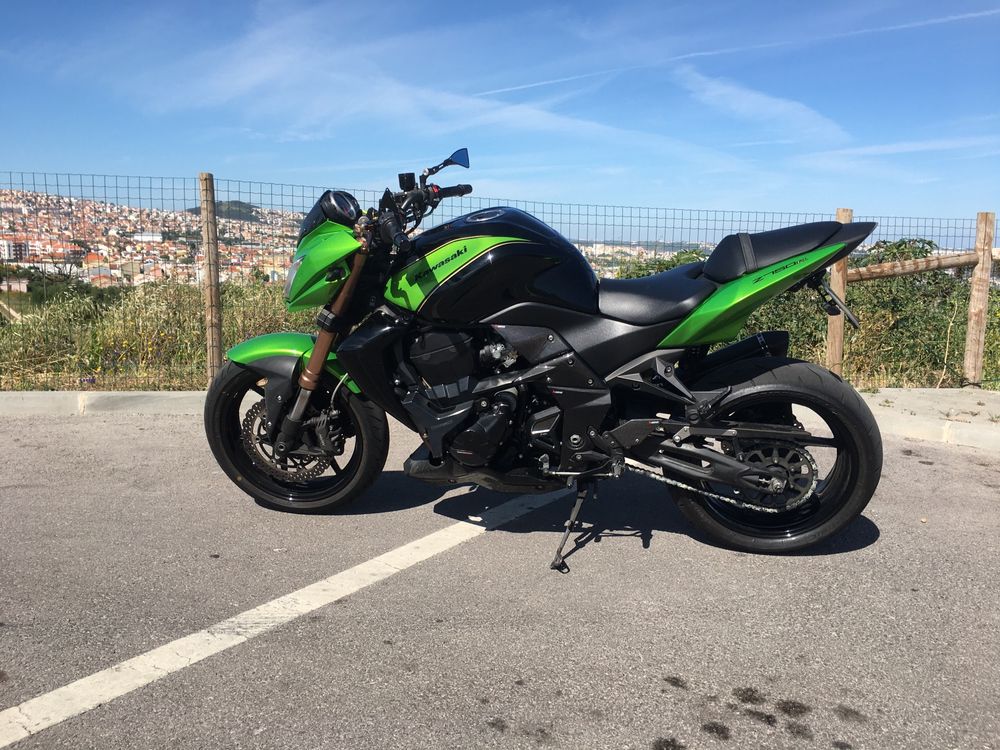 Vende-se Kawasaki z750r