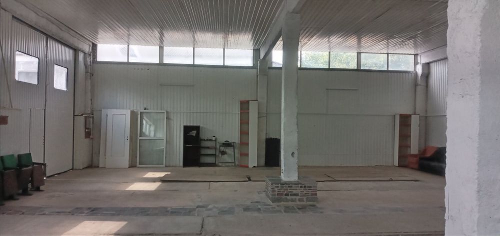 Склад приміщення ангар гараж