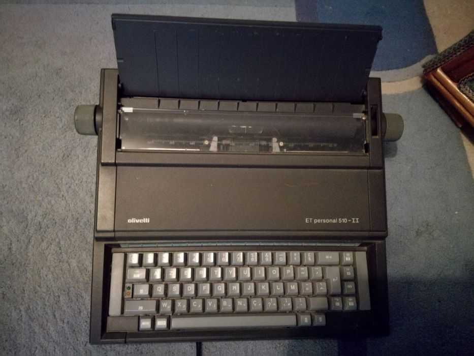 Máquina de escrever olivetti