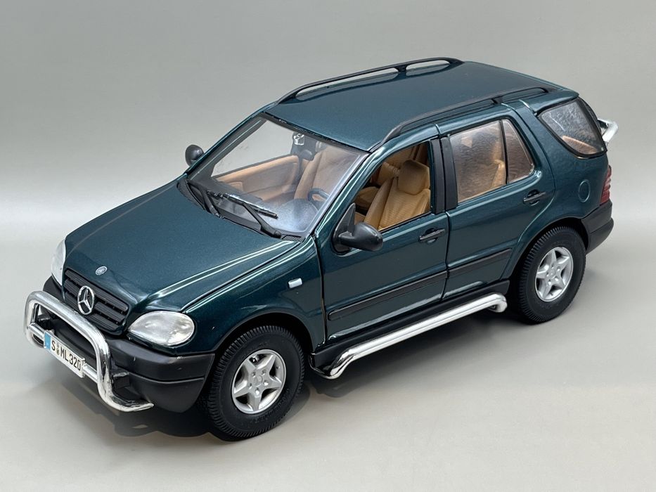 Model 1:18 Merdedes Benz W163 ML320