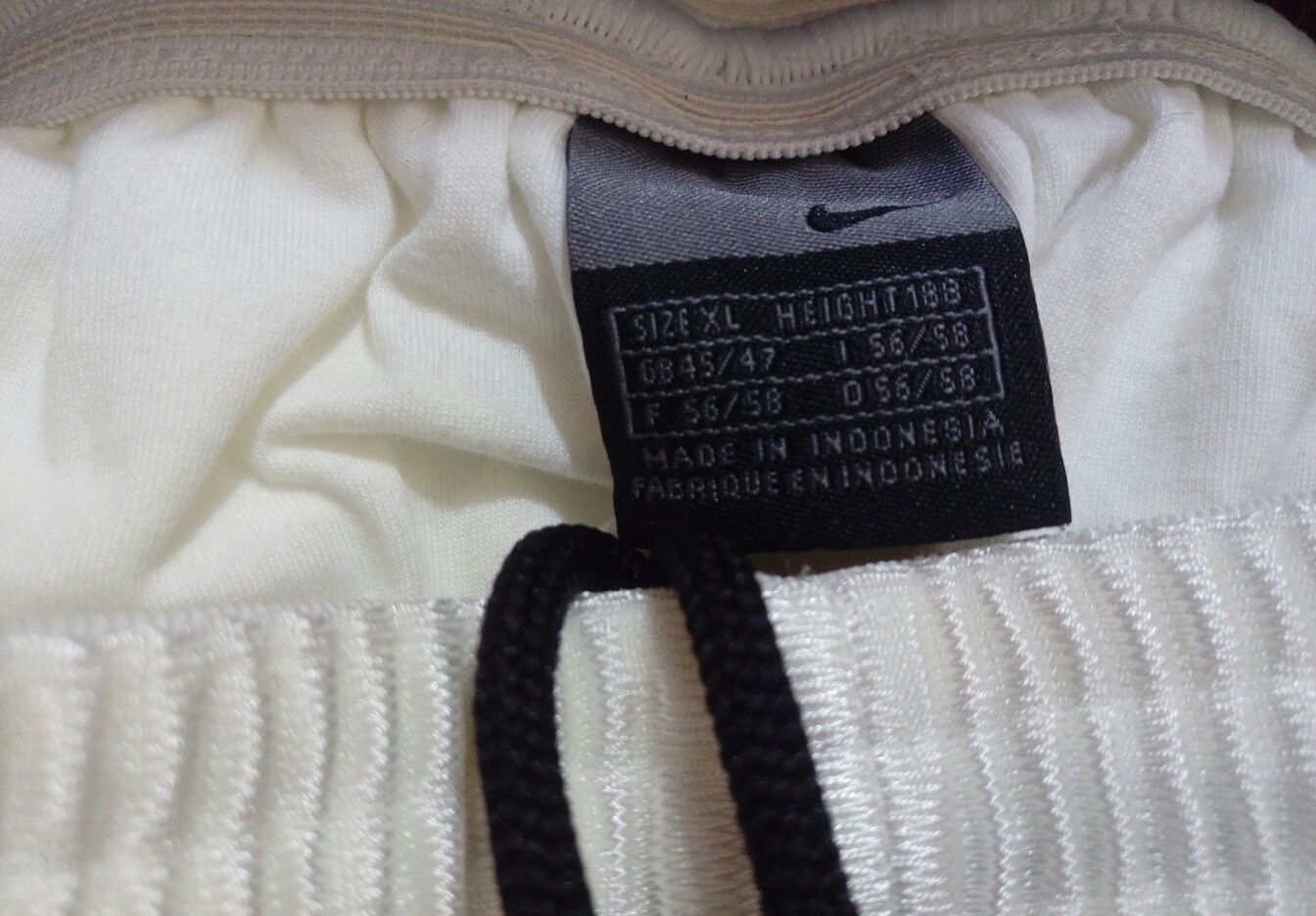 Оригінал Nike білі спортивні шорти
