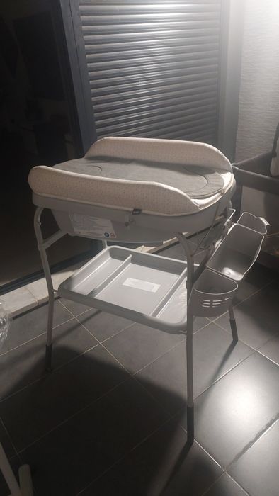 Banheira e trocador de fraldas