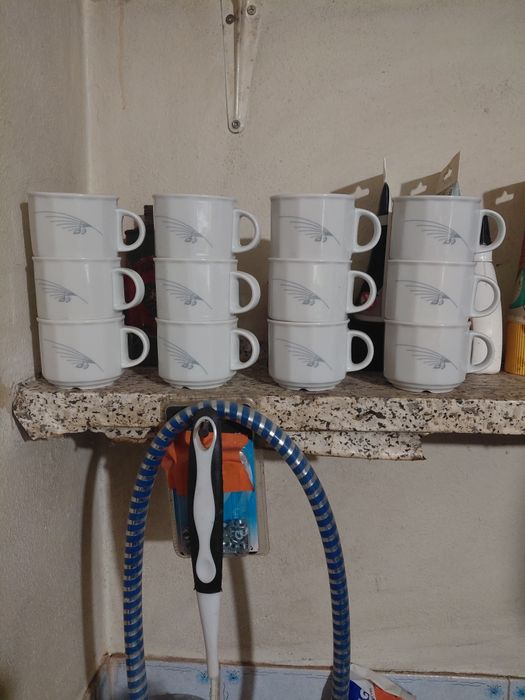 VENDO...Conjunto de 12 chávenas antigas de café em bom estado geral 10