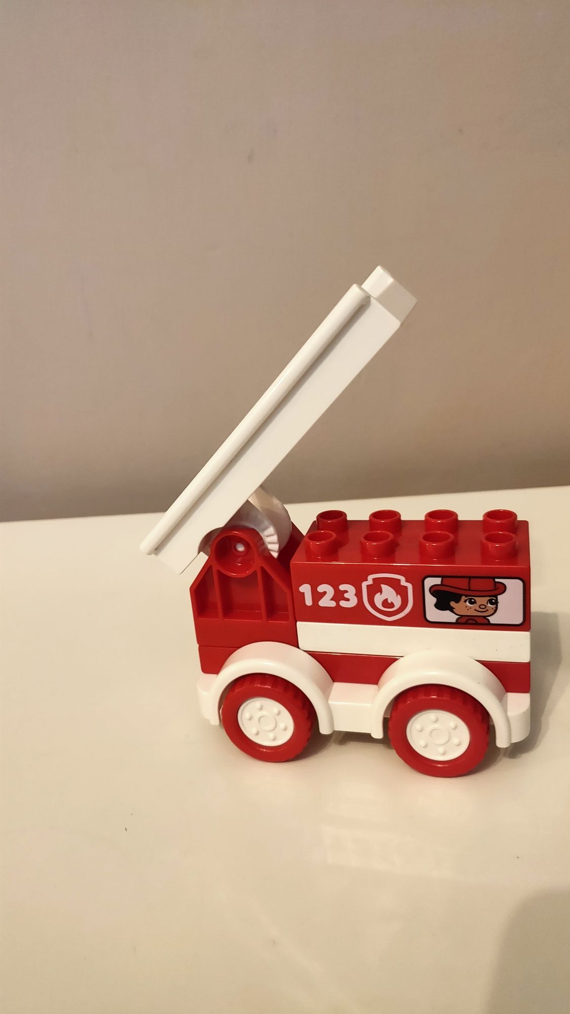 LEGO Duplo holownik 10918 i wóz strażacki 10917