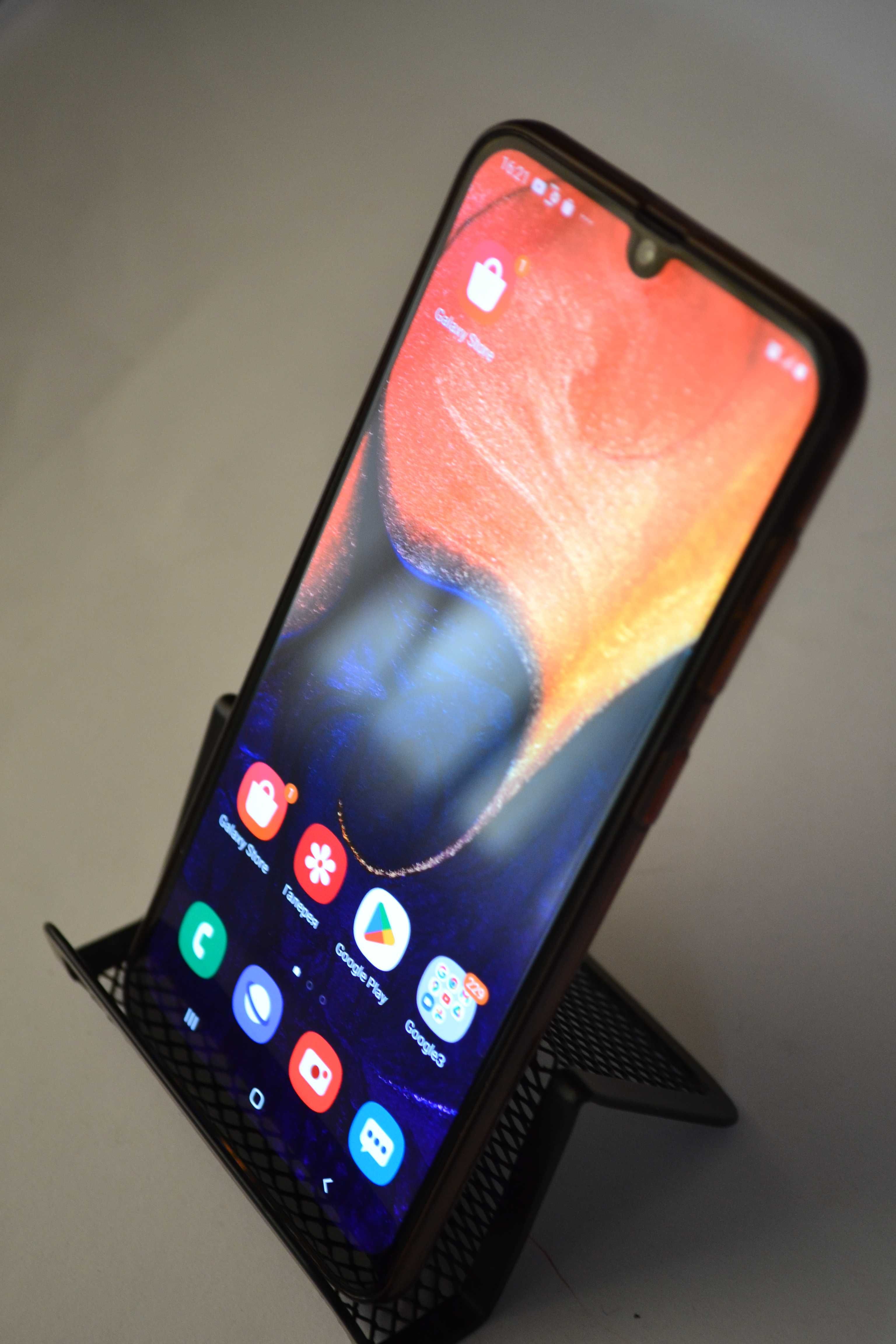 Смартфон Samsung Galaxy A50 4/64. Оригинал.