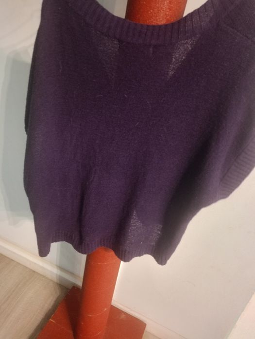 Krótka narzutka sweterek