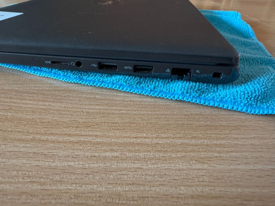 Dell Latitude 3520 i5 1135G7 16/256