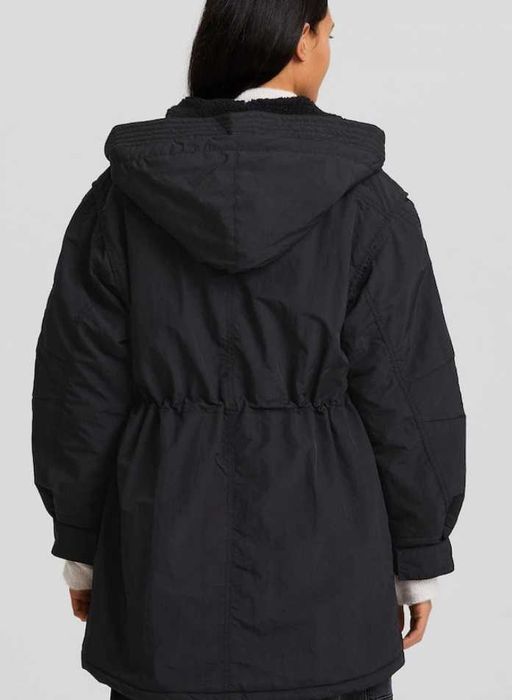 Парка  зимова тепла куртка Bershka Бершка р. С більшомірить