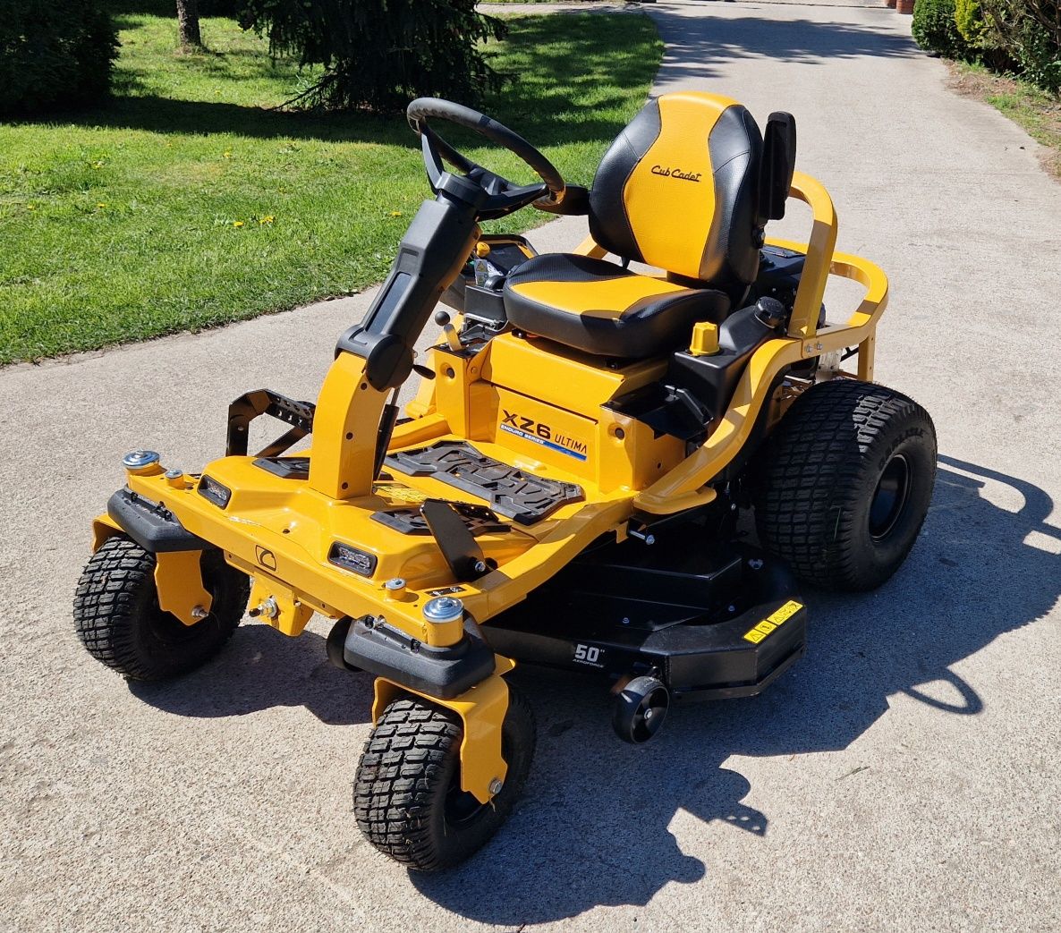 Traktor ogrodowy CUB CADET Zero-Turn XZ6 S127 cm Kawasaki kosiarka