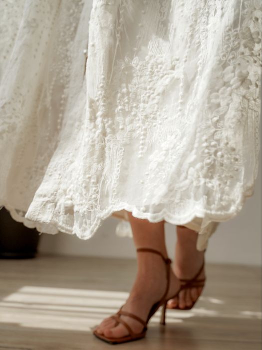 Сукня з вишивкою на весілля, хрестини