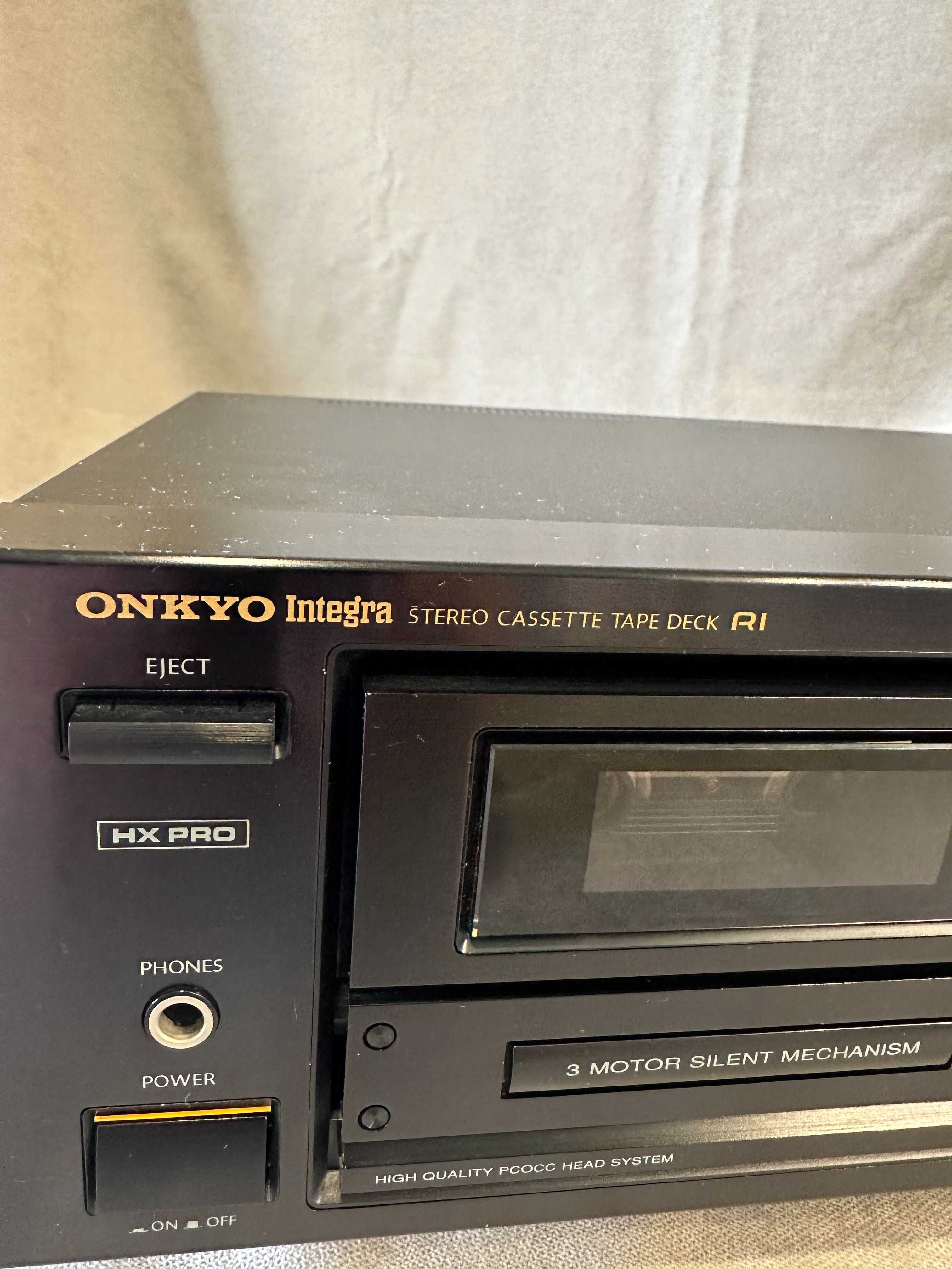 Magnetofon Kasetowy Onkyo Integra TA - 2750  w b.dobrym stanie