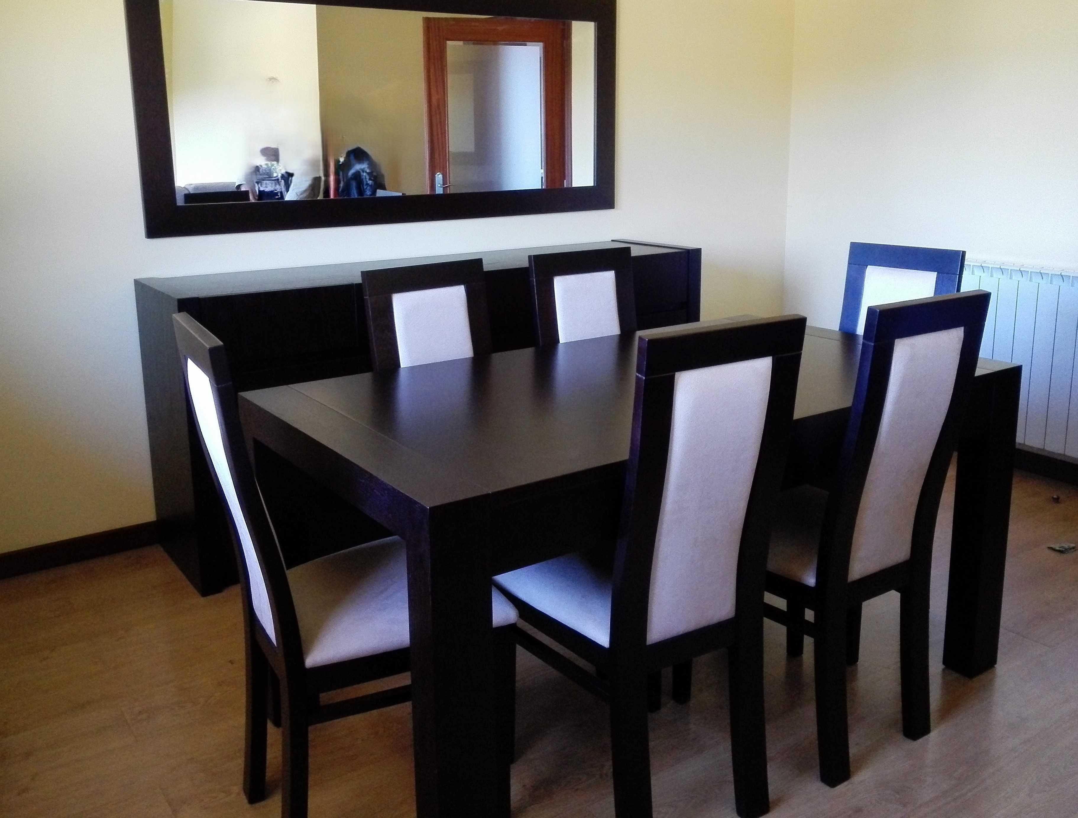Conjunto de Sala de Jantar – Como Novo
