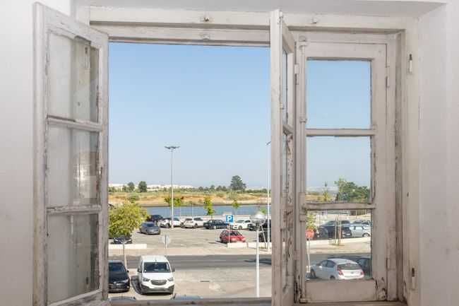 Prime Line Investment: Prédio de 4 frações na marginal da Moita