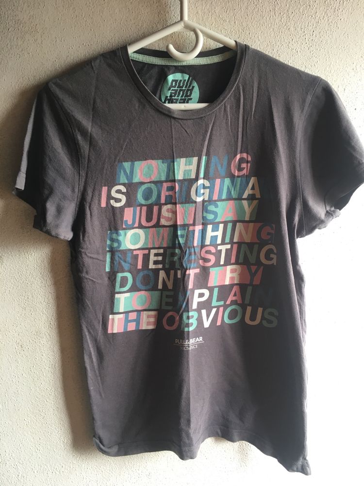 T-shirt preta nothing is original Pull and bear