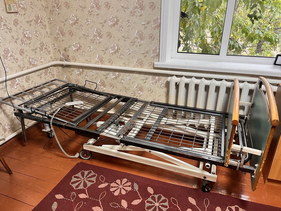Ліжко для лежачого хворого