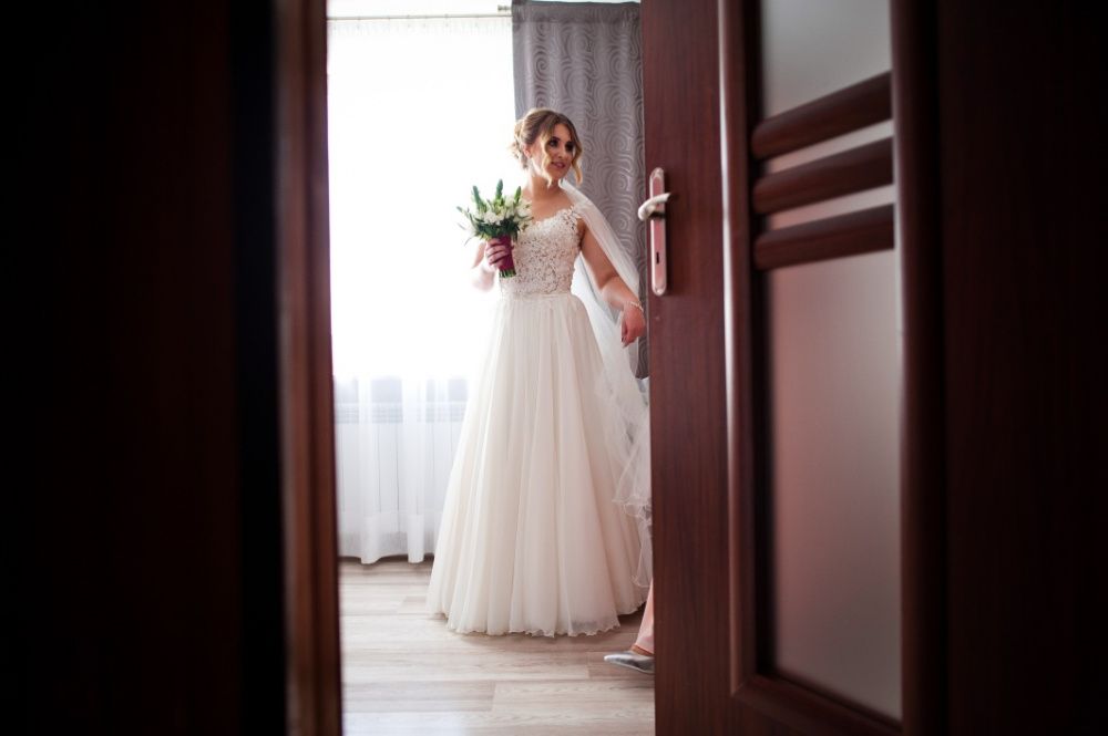 Suknia ślubna Akemi Gala  koronka i muślin - okazja