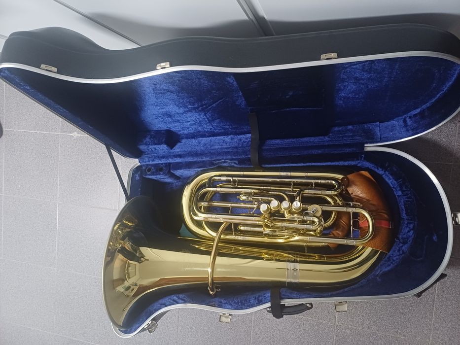 Tuba B&S Modelo 4197