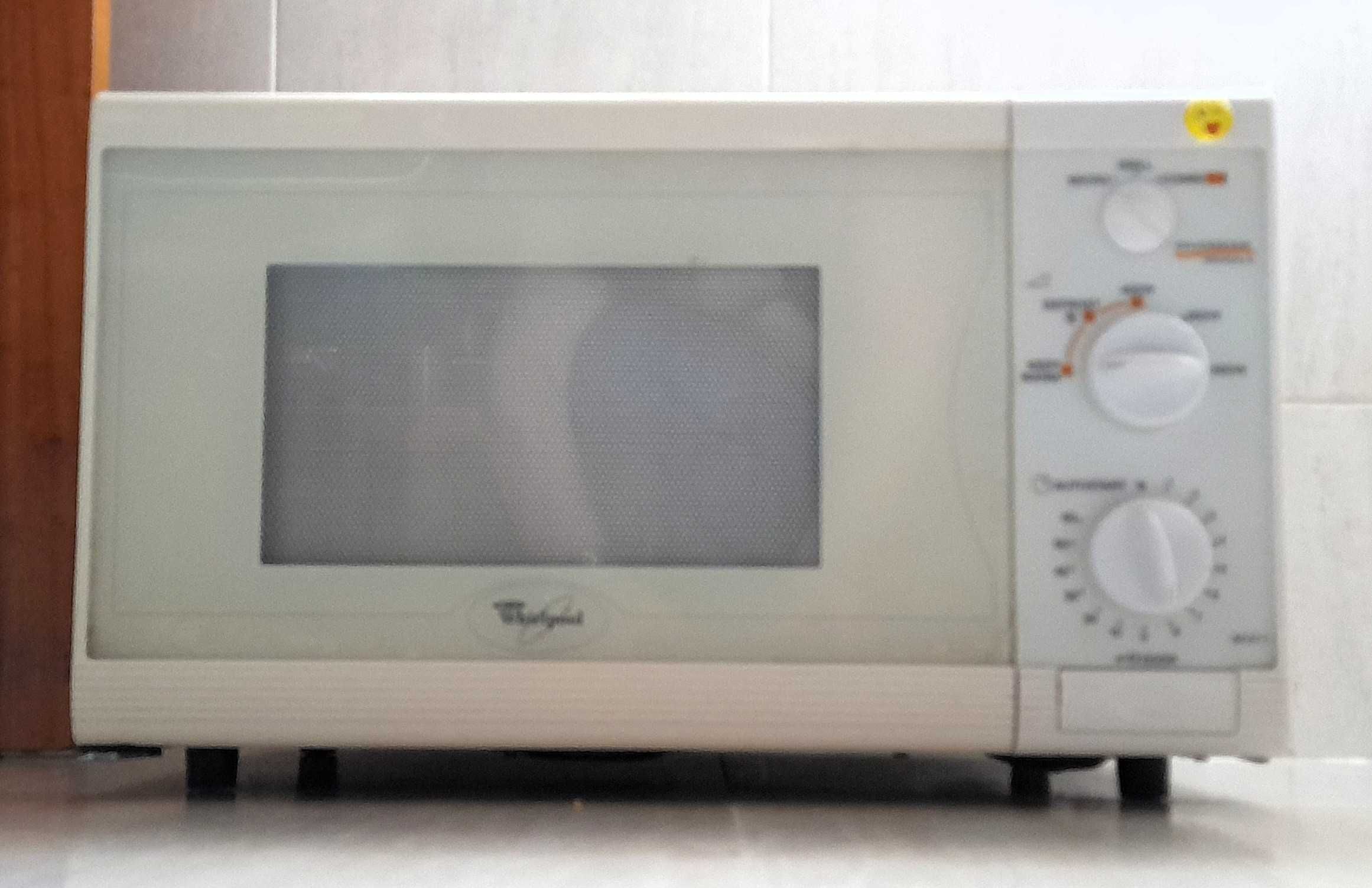 Microondas  Whirlpool usado