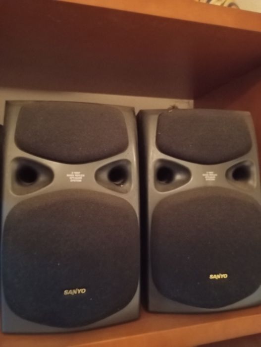 Colunas de som marca Sanyo