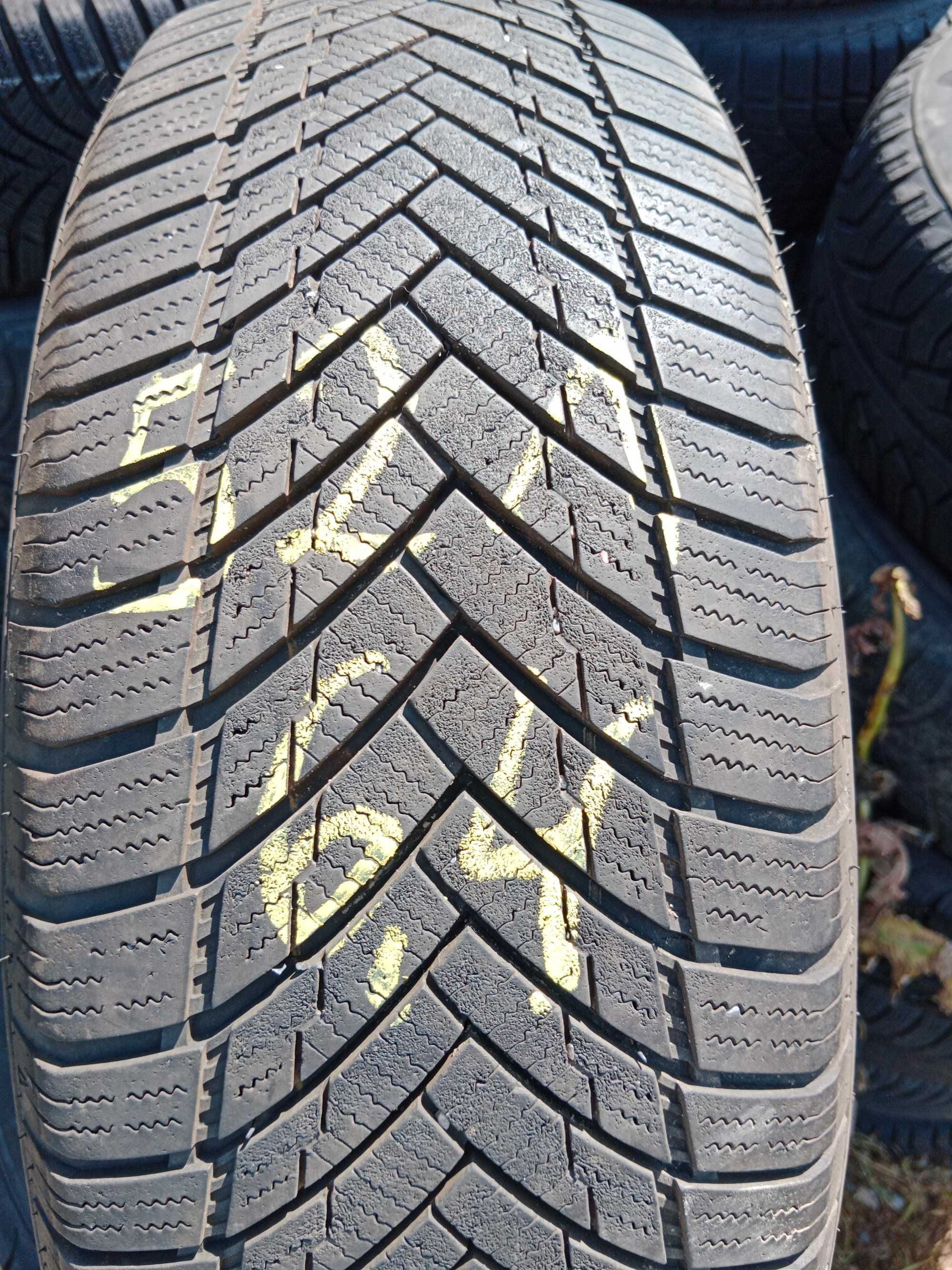Opona używana 195/65R15 Tourador Winter Pro TS1 1szt.