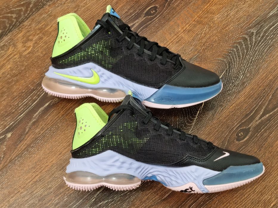 Оригінал 100% кросівки Nike LeBron 19 EUR 42