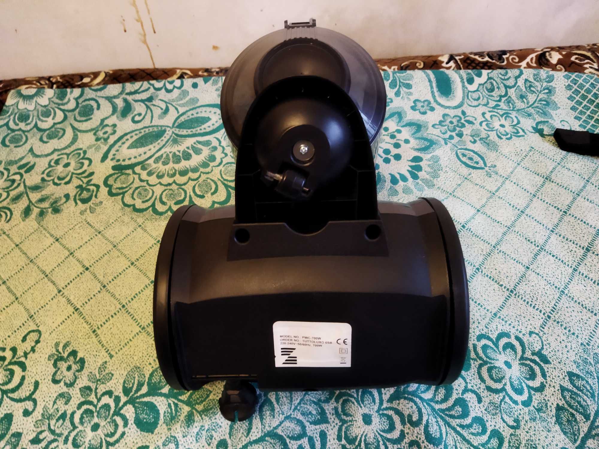 Пылесос новый ZEPTER PWC-700W.