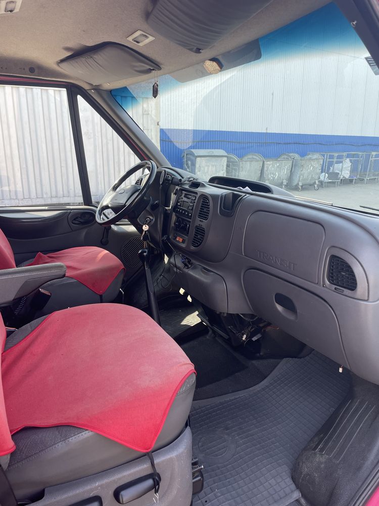 Вантажний мікроавтобус Ford Tranzit