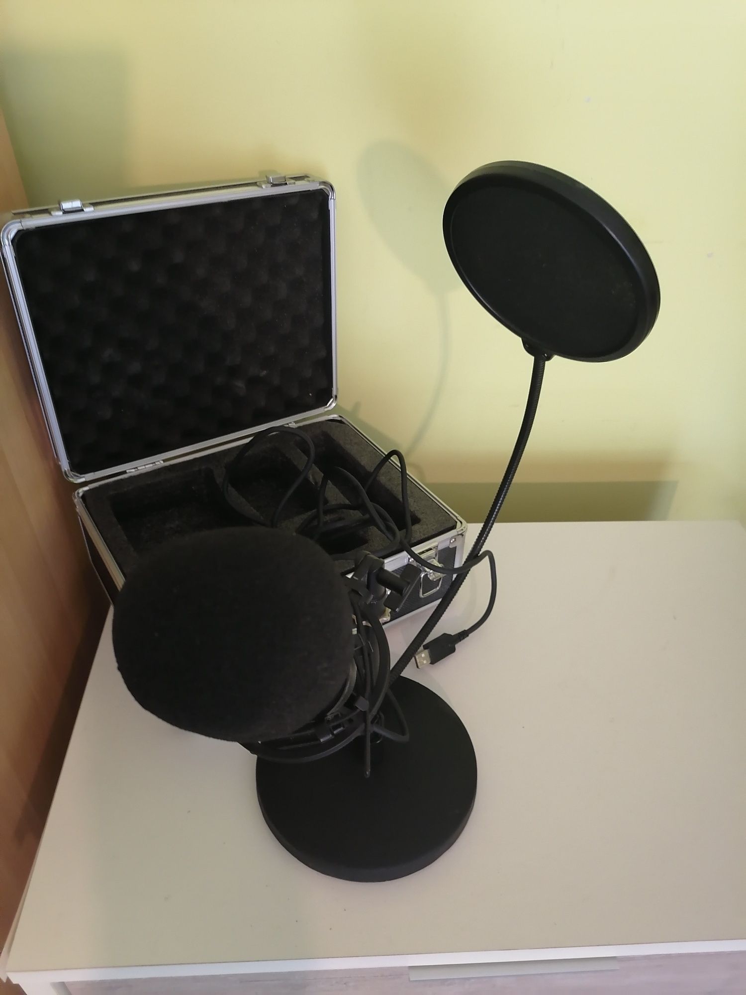Mikrofon gamingowy Trust Emita 22224