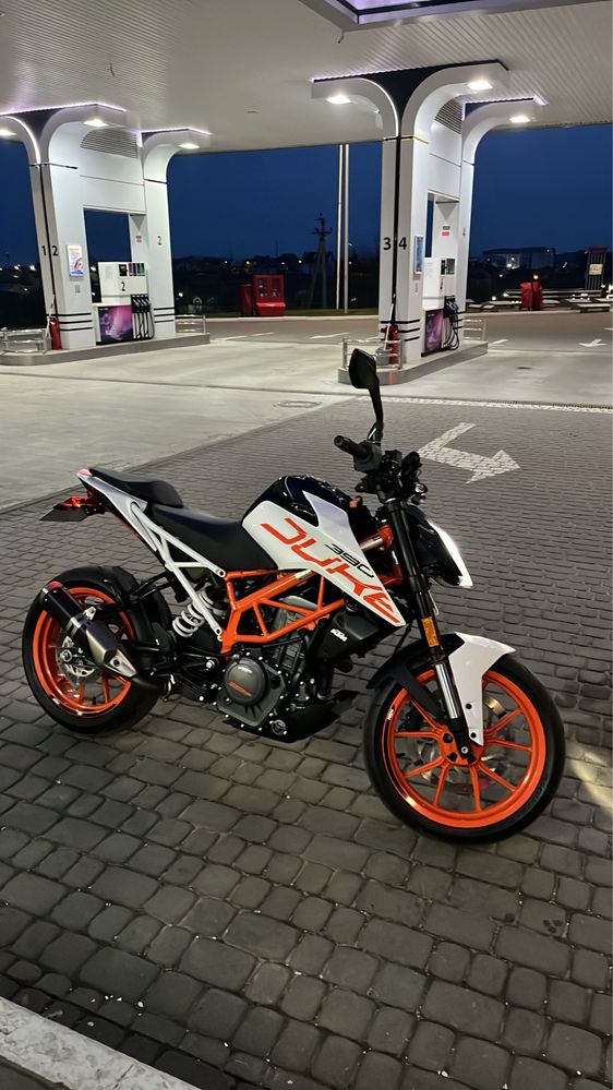 Мотоцикл KTM 390 DUKE