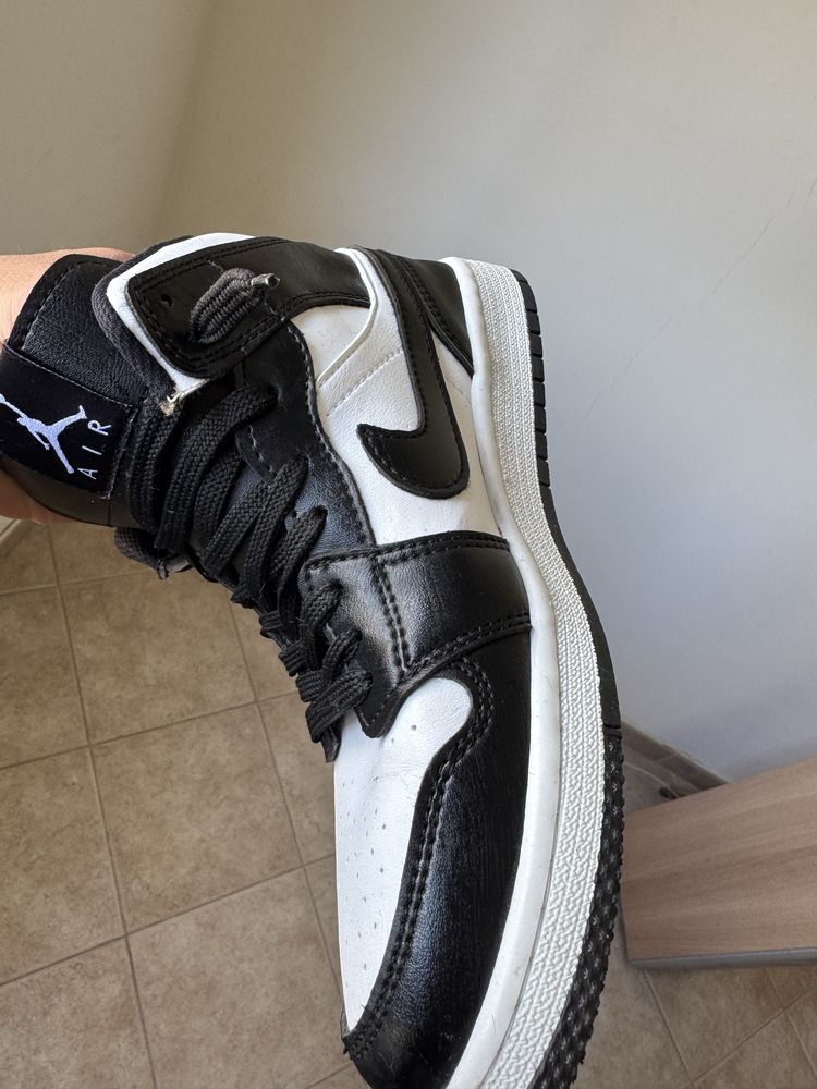 Tenis bota ,pouco uso tamanho 40