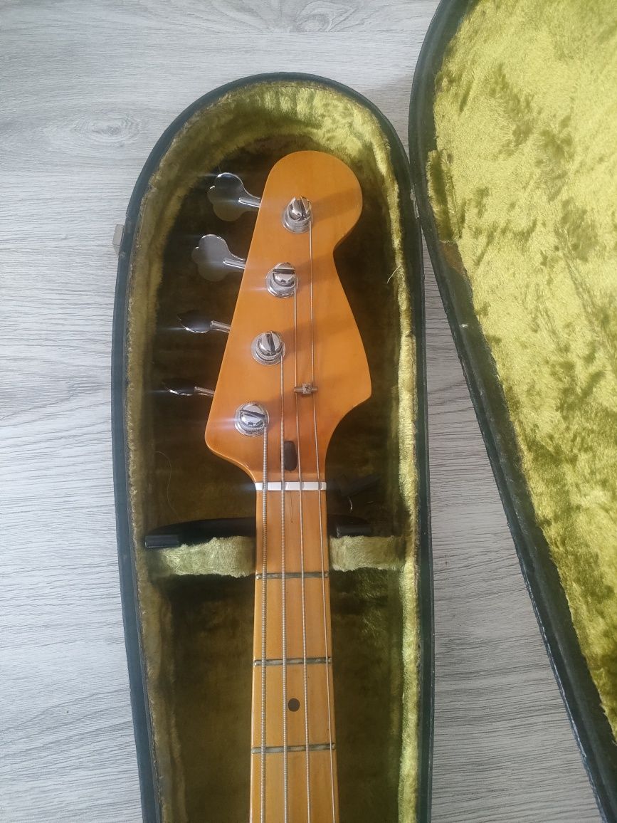 Gitara basowa 4 struny, futerał
