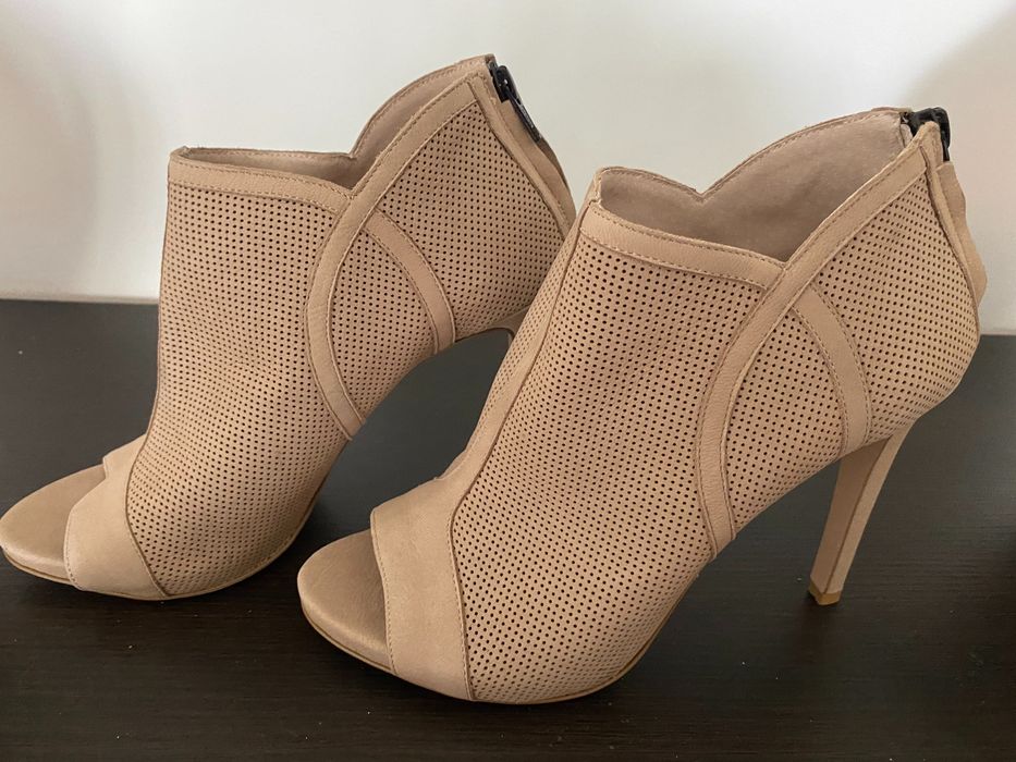 GinoRossi Szpilki-Botki beż lub niebieskie