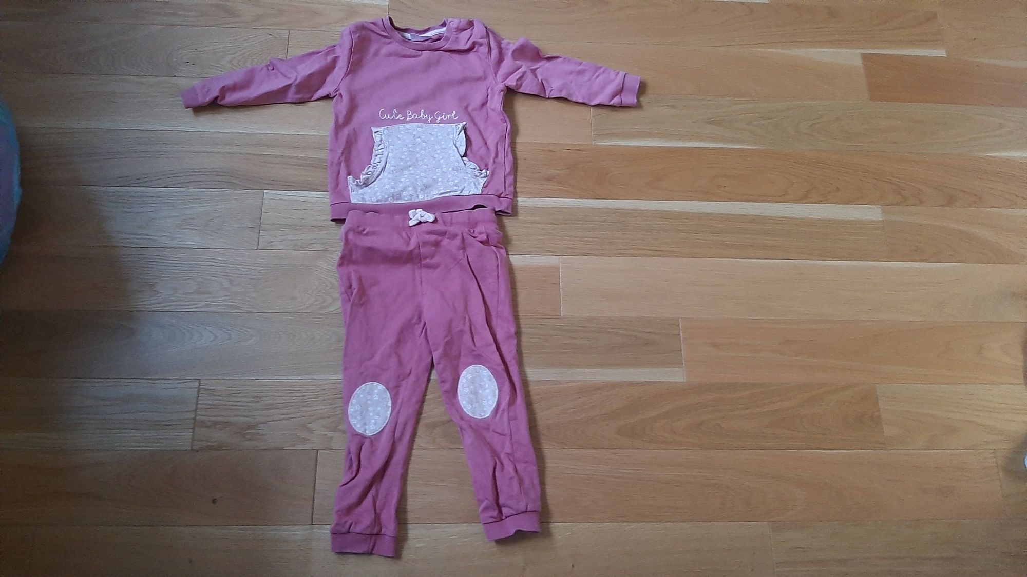 Różowy pudrowy róż komplet zestaw bluza i spodnie 98 rozmiar So Cute
