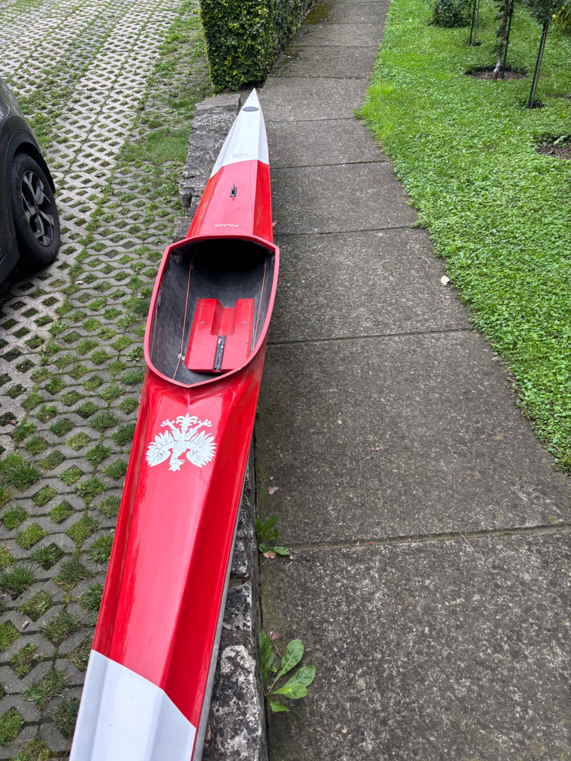 Kajak K1 sportowy, wyczynowy